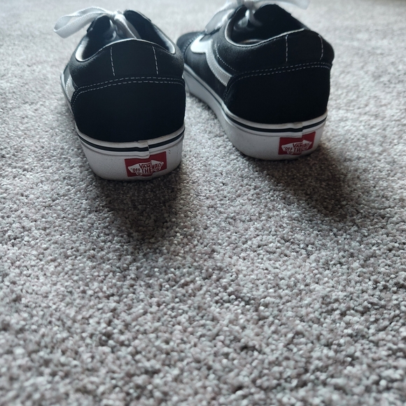 Vans 9.5 Old Skool Shoe - Picture 4 of 8